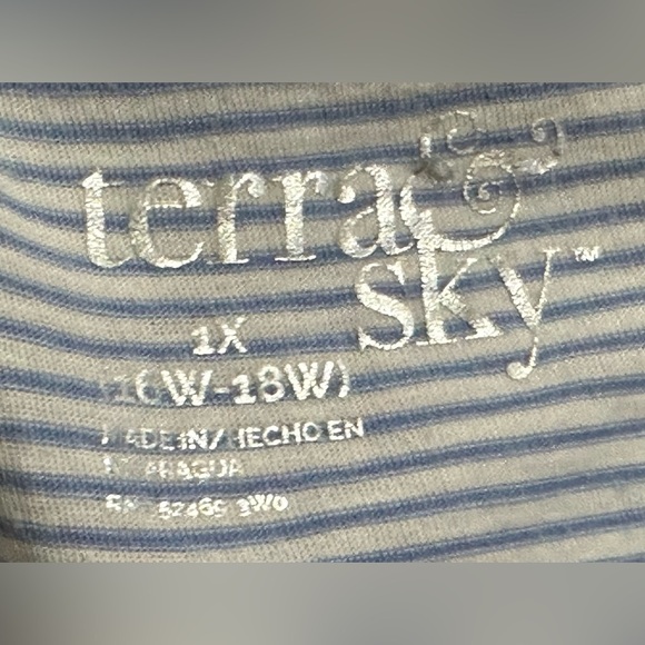 💙 Terra & Sky Women’s Crewneck Tee – Oxford Blue Stripe, Plus Size 1X  💙 - Picture 7 of 8
